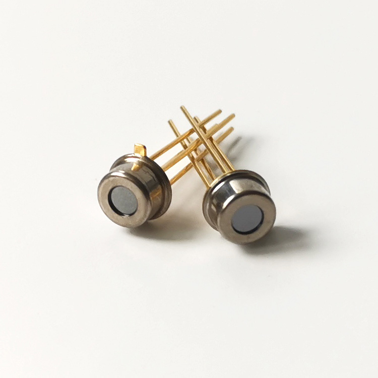 Thermopile temperature sensor